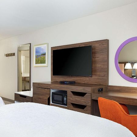 Newly Renovated Hampton Inn Omaha West Lakeside Экстерьер фото