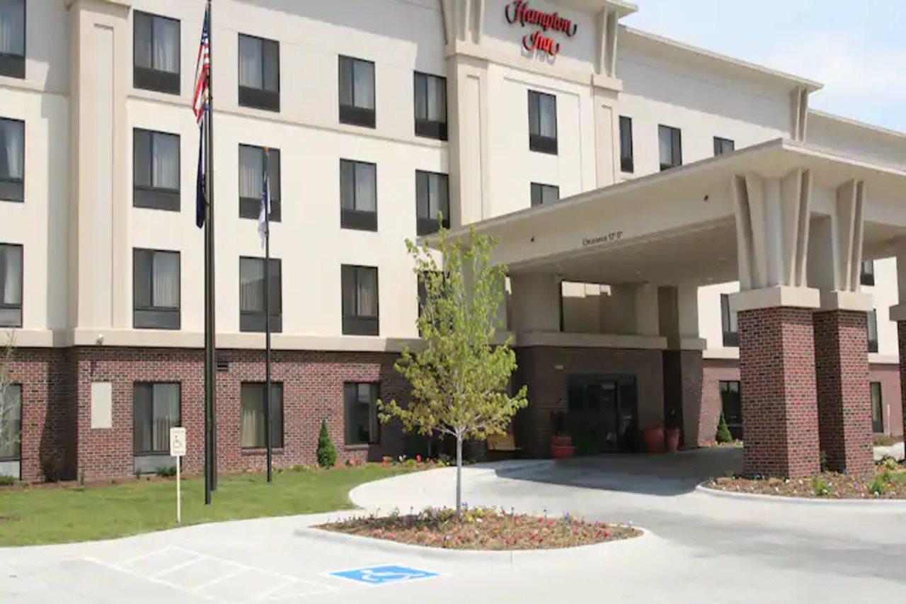 Newly Renovated Hampton Inn Omaha West Lakeside Экстерьер фото