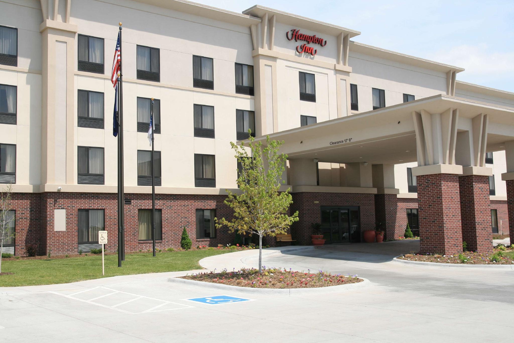 Newly Renovated Hampton Inn Omaha West Lakeside Экстерьер фото