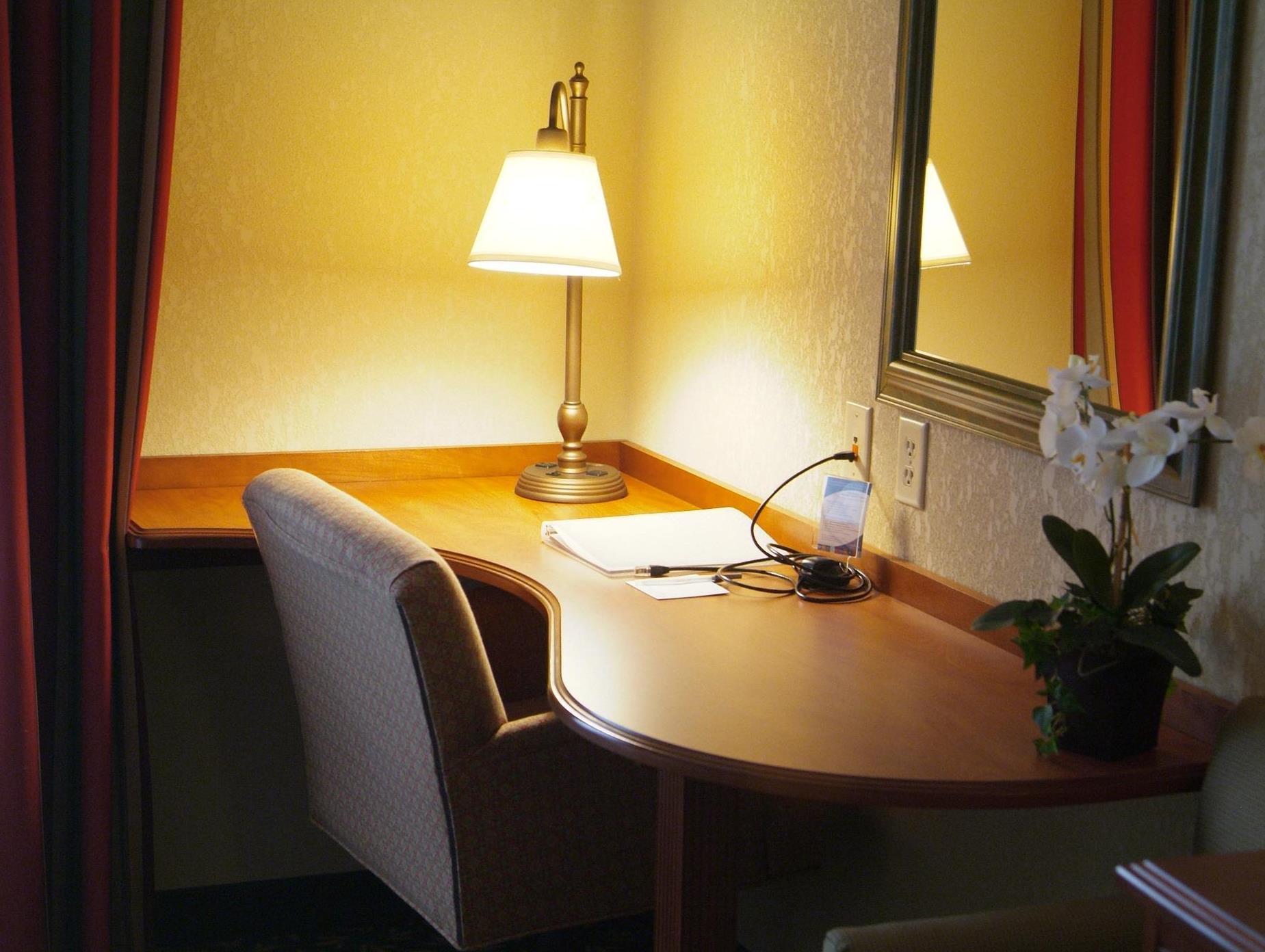 Newly Renovated Hampton Inn Omaha West Lakeside Экстерьер фото