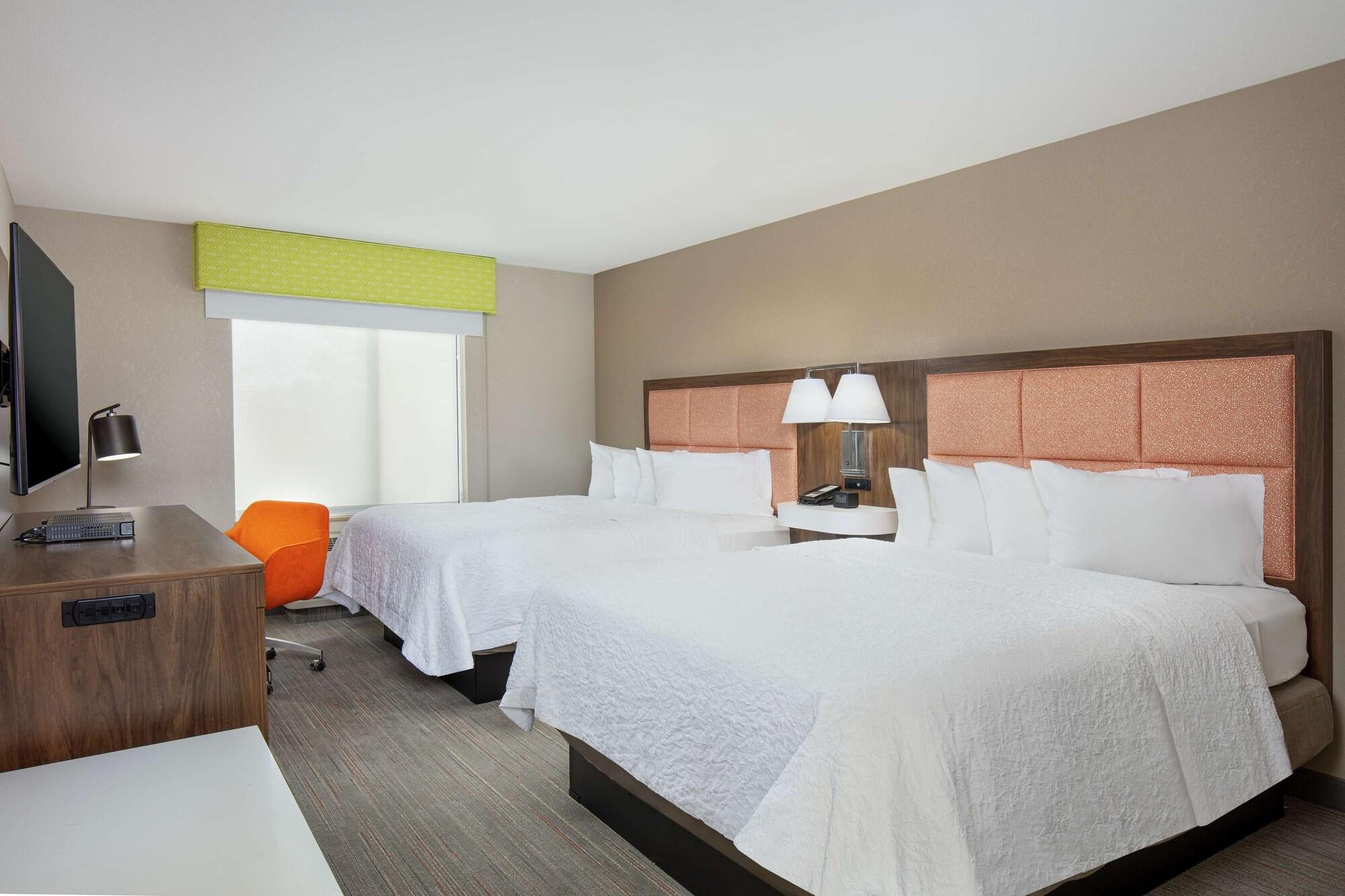 Newly Renovated Hampton Inn Omaha West Lakeside Экстерьер фото