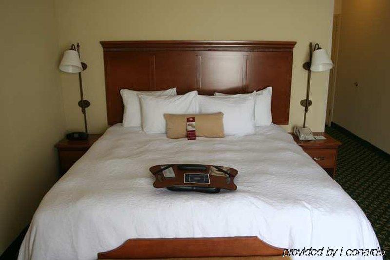 Newly Renovated Hampton Inn Omaha West Lakeside Экстерьер фото