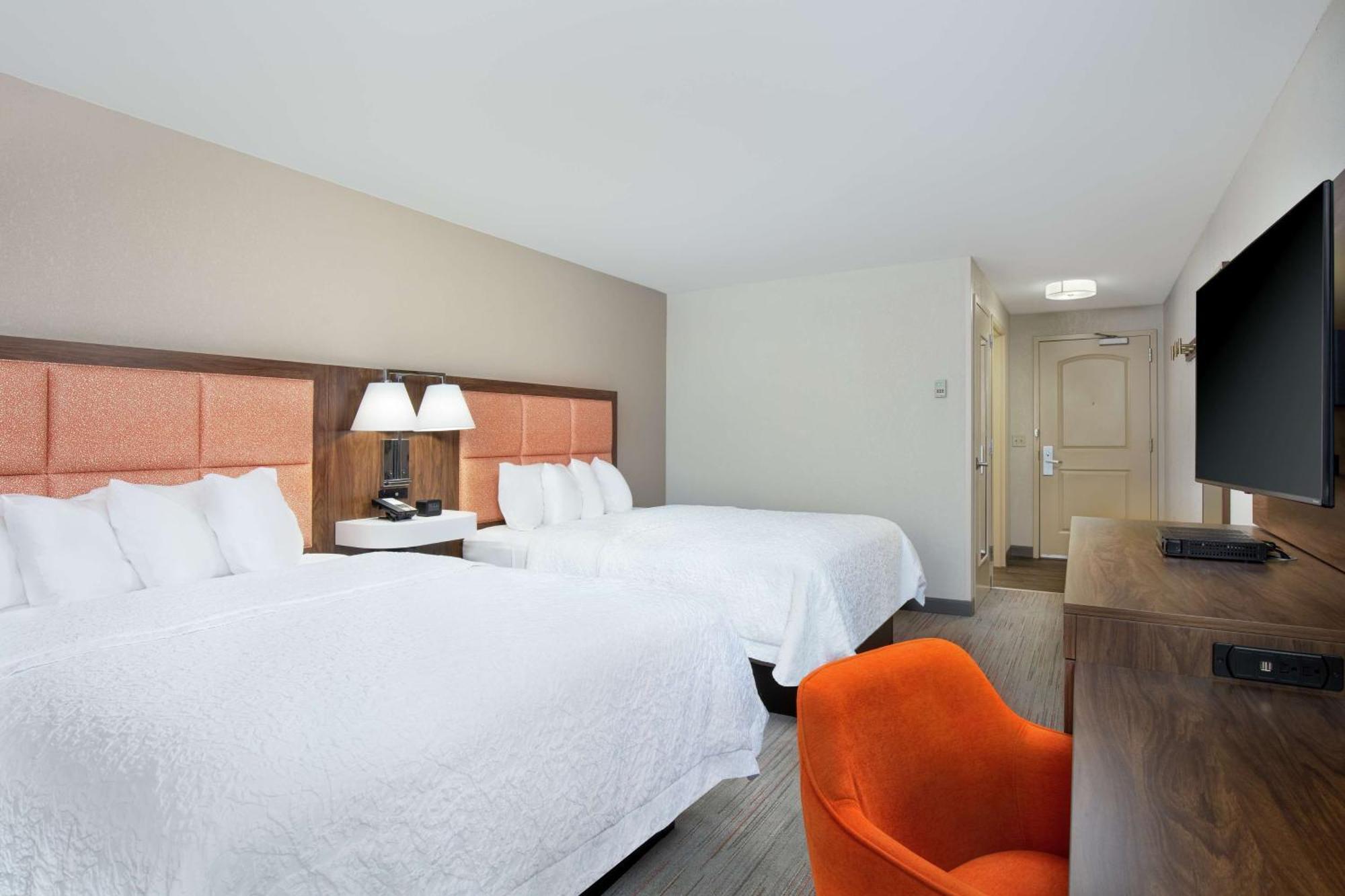 Newly Renovated Hampton Inn Omaha West Lakeside Экстерьер фото