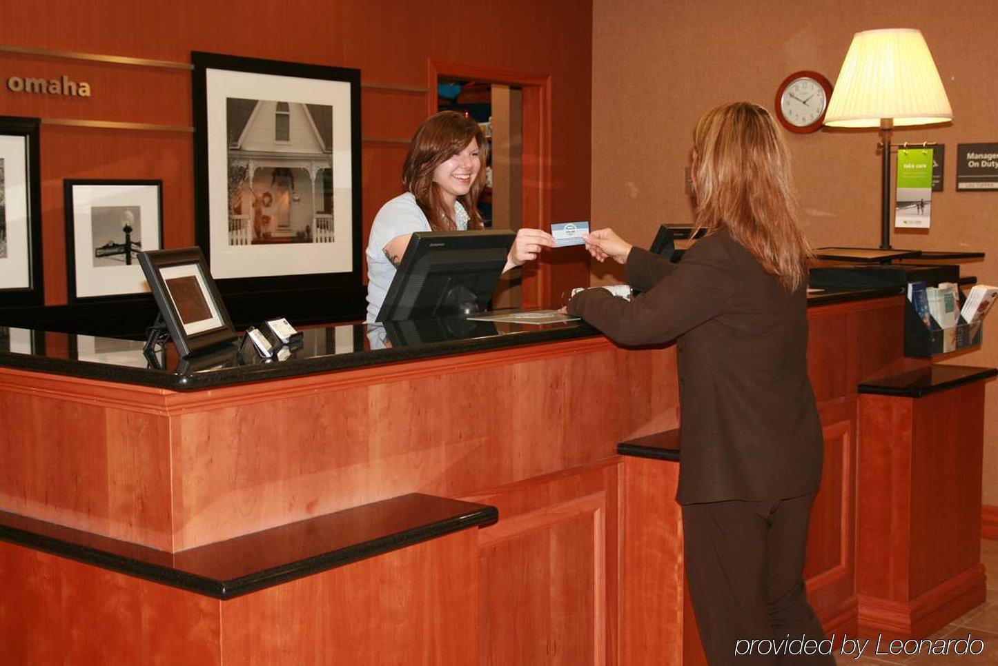 Newly Renovated Hampton Inn Omaha West Lakeside Интерьер фото